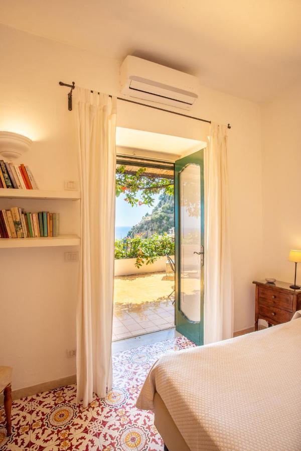 Vila Il Pettirosso In Positano Exteriér fotografie